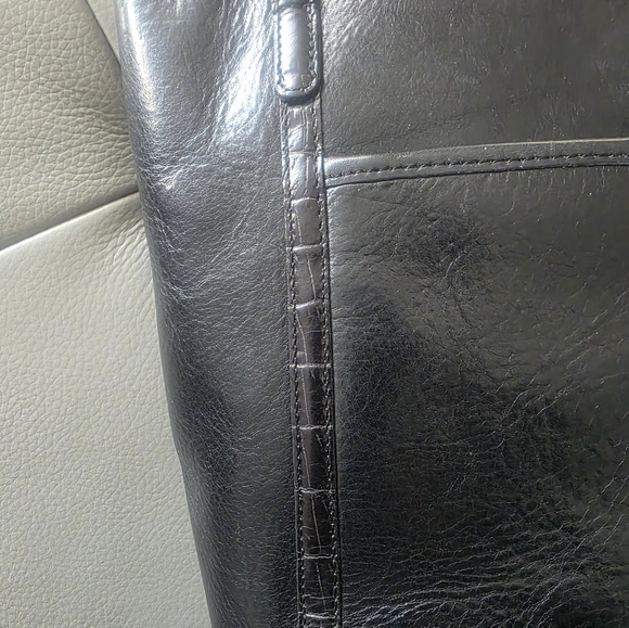 Brighton VTG  Bucket Leather Shoulder Bag black wirh Croc-Embossed Trim.